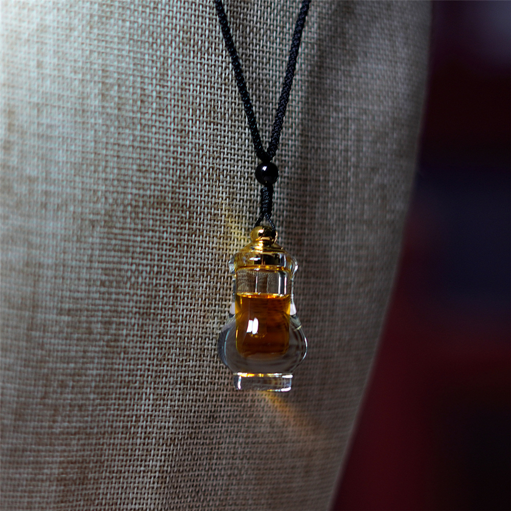 Agarwood Essential Oil Pendant - Body Jewelry Co reseña y precio