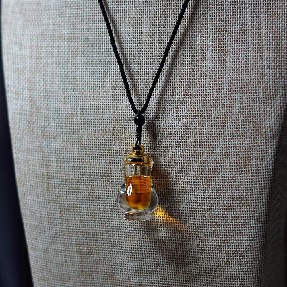 Agarwood Essential Oil Pendant - Body Jewelry Co reseña y precio
