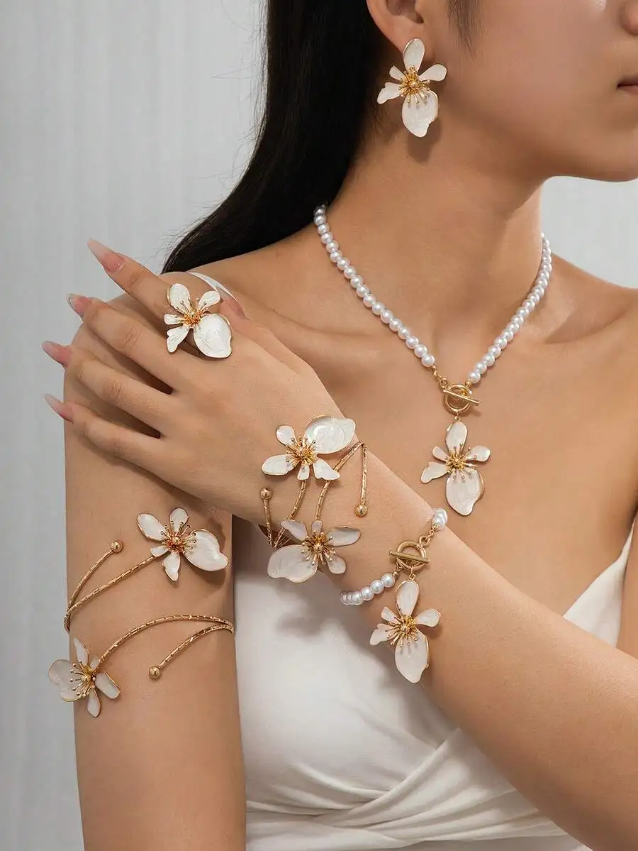 Floral Pearl Necklace Earring  - Body Jewelry Earrings reseña y precio